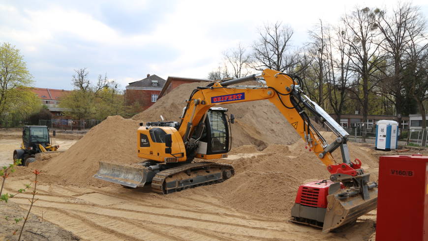 Verquere Baulogistik schon beim Aushub und Einbau der Sauberkeitsschicht - Foto: m/s