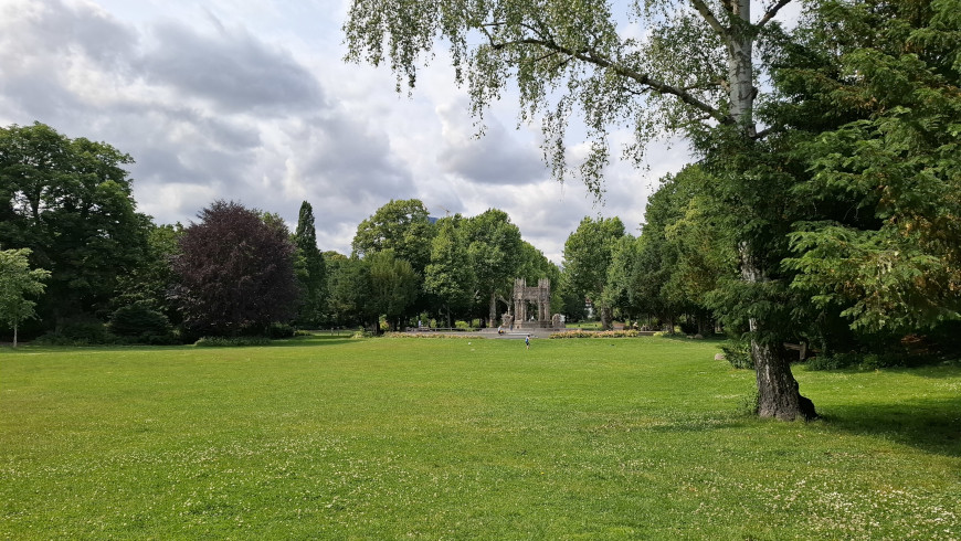 Der Von-der-Schulenburg-Park ist eine Perle unter den Parks von Berlin.